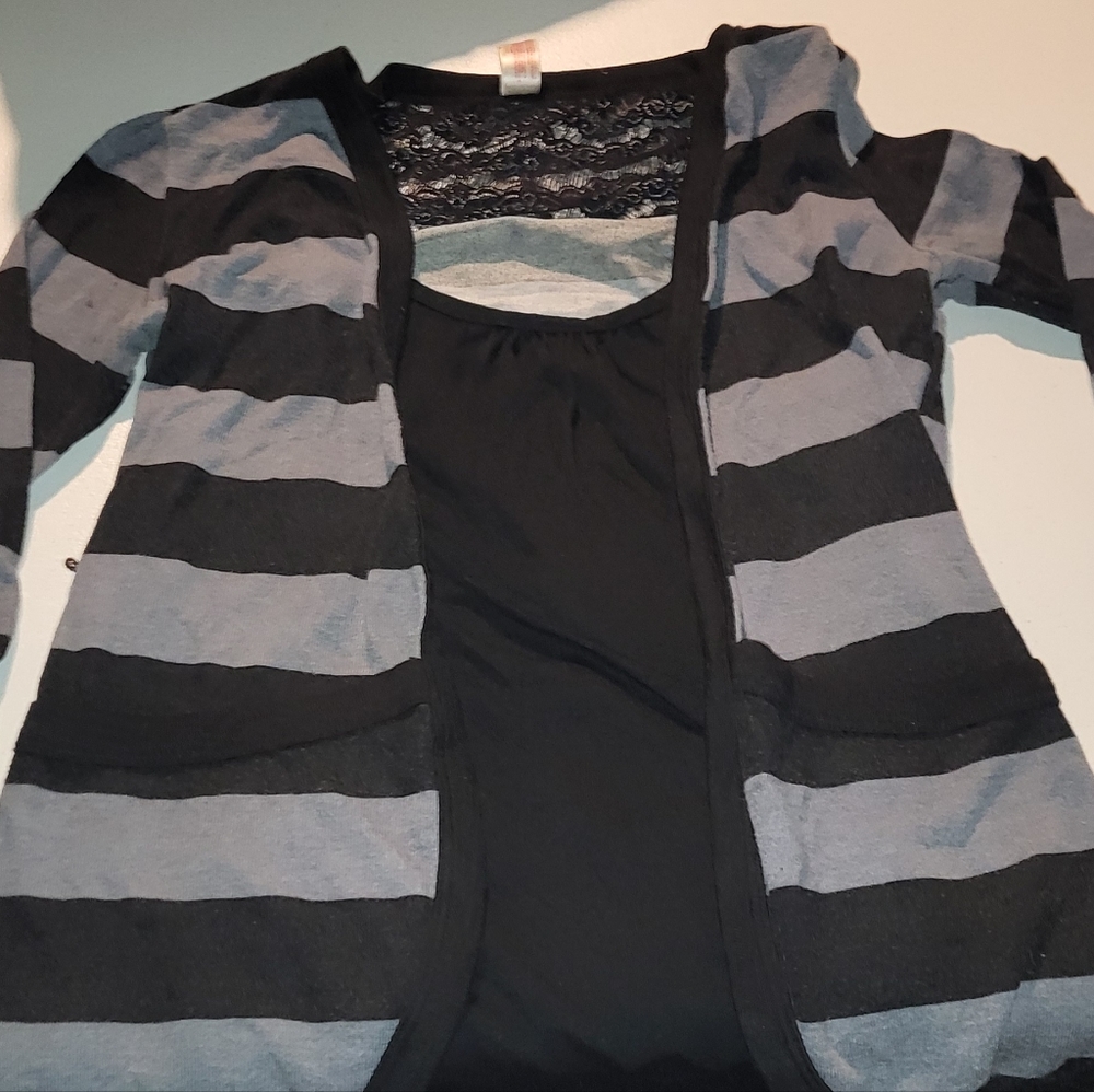 No boundaries womens top